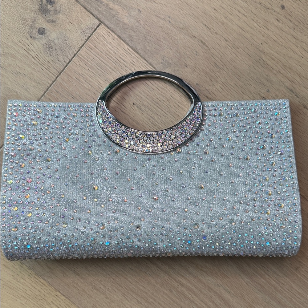 Glamorous Silver Rhinestone Clutch